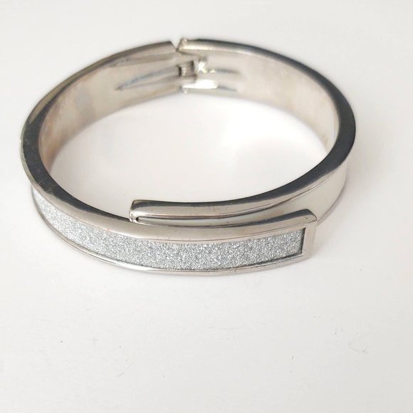 Silver sparkle and creamy white enamel bangle - Picture 11 of 13